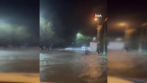 İstanbul’da sağanak yağış etkisini arttırıyor