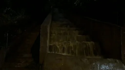 Gebze’de sokaklar dereye döndü, vatandaşlar mahsur kaldı
