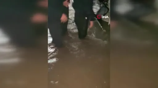Ayazağa’da bir balıkçıyı su bastı: Dükkanda maddi hasar oluştu