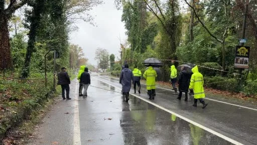 Sakarya’da sağanak yağış köprüyü vurdu: Çökme tehlikesi nedeniyle trafiğe kapatıldı