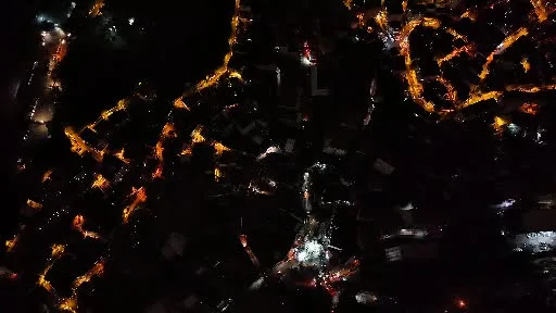 Sarıyer Ayazağa’da karanlığa gömülen mahalle havadan görüntülendi