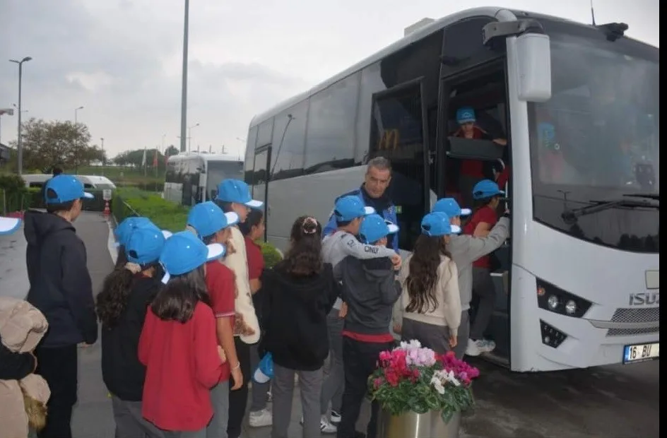 Bursa’da polis, 48 öğrenciyi sinemayla buluşturdu