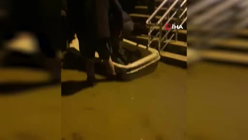 Namaz sonrası camide mahsur kalan imam ve cemaat botla taşındı: O anlar kamerada