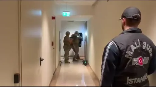 İnterpol tarafından uluslararası düzeyde kırmızı bültenle aranan kripto para dolandırıcısı Richard James Schueller yakalandı
