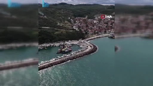 Büyükşehir ekiplerinden sahillerde temizlik çalışması