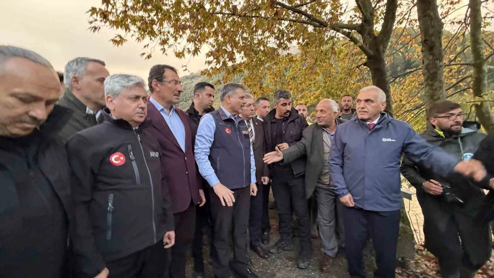 Bakan Çiftçi, yaraların sarılmaya çalışıldığı bölgeyi ziyaret etti