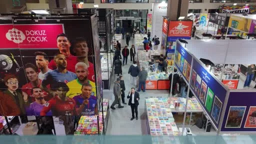 2.Balıkesir Kitap Fuarı kapılarını ziyaretçilere açtı