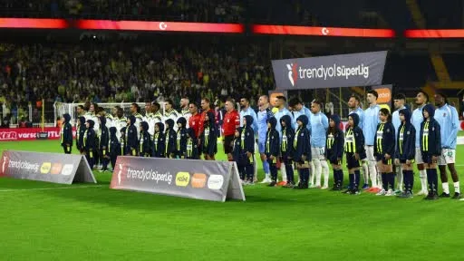Trendyol Süper Lig: Fenerbahçe: 1 - Corendon Alanyaspor: 0 (İlk yarı)