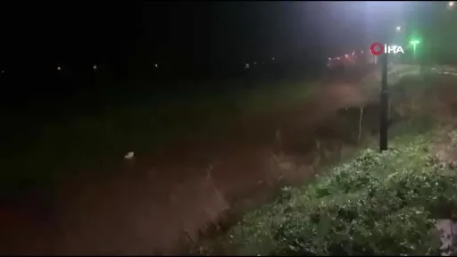 Bursa’da sağanak tarım arazilerini göle çevirdi