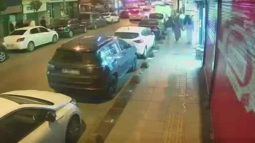 Esenler’de iki kişinin yaralandığı silahlı saldırının çatışma olduğu öğrenildi: Şüpheliler yakalandı