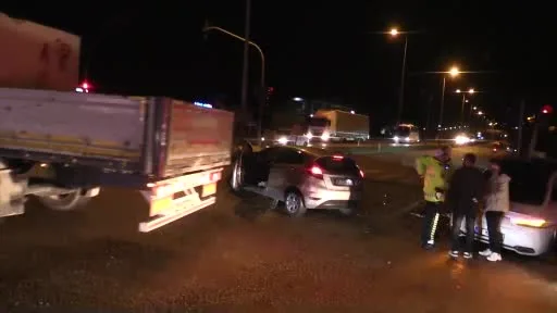 Bandırma Hastane Kavşağı’nda trafik kazası: 3 yaralı