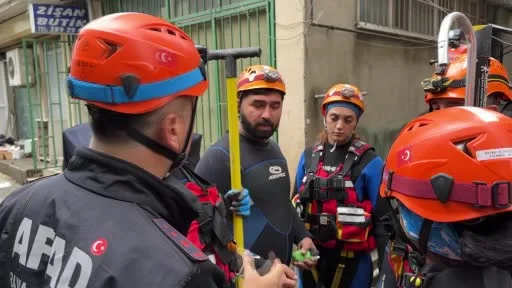 Ayazağa’da kaybolan 3 kişiyi arama çalışmaları sürüyor: Ekipler kanal ve dere yataklarında aradı