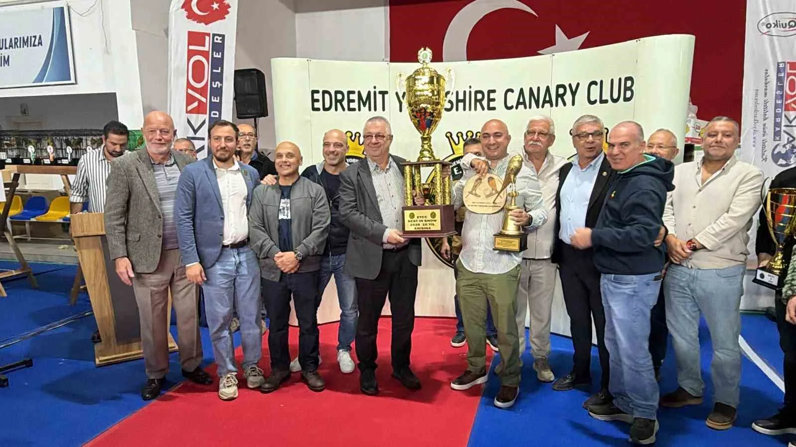 Dünyanın en prestijli kanaryaları Edremit’te yarıştı: