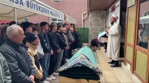18 yaşındaki genç gözyaşları arasında toprağa verildi