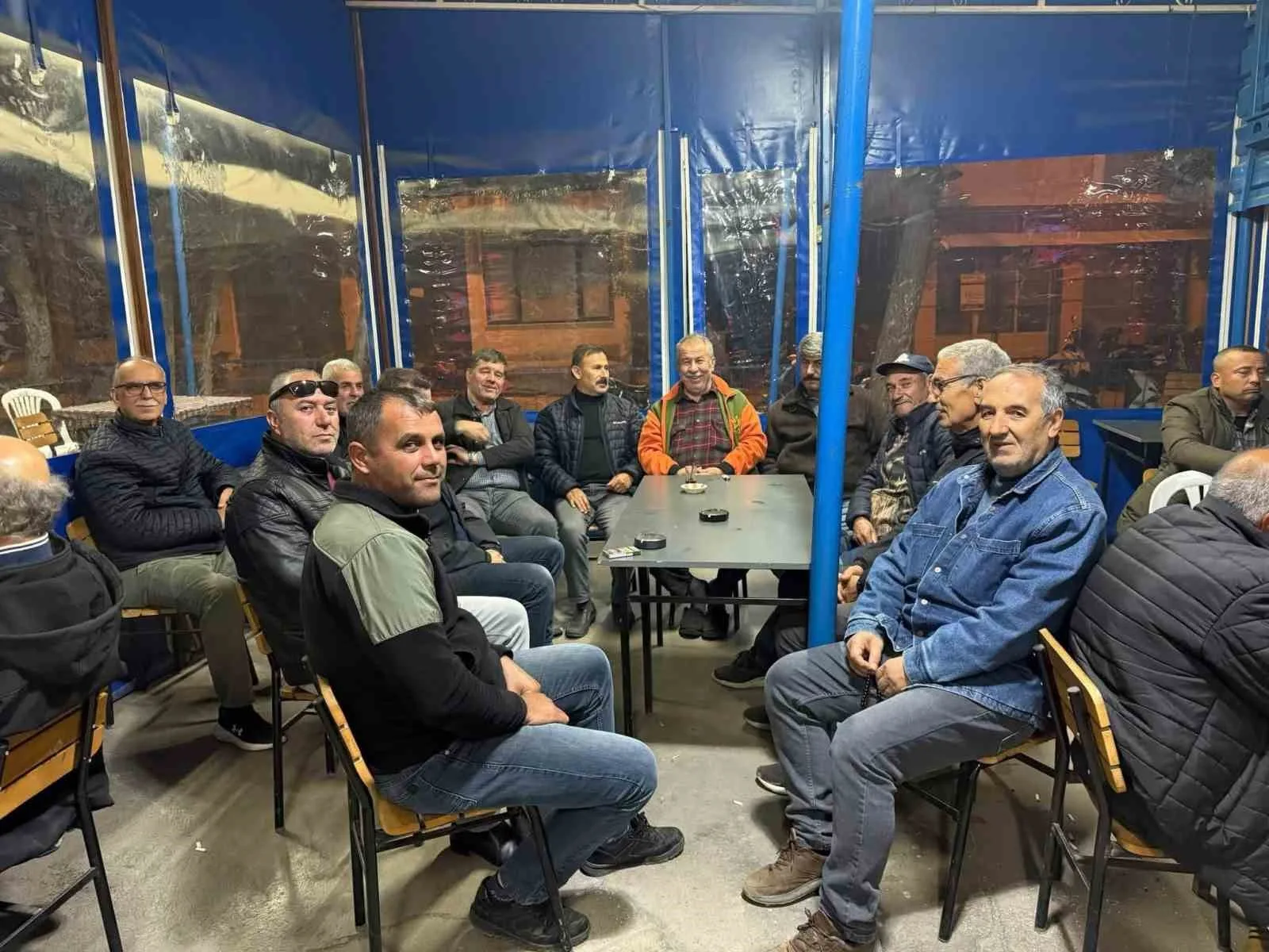 Gömeç de MHP İlçe yönetimi zeytincilerle bir araya geldi