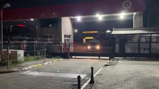 Konserde fenalaşıp hayatını kaybeden Mahmud Sami Ramazanoğlu’nun cenazesi yakınları tarafından teslim alındı