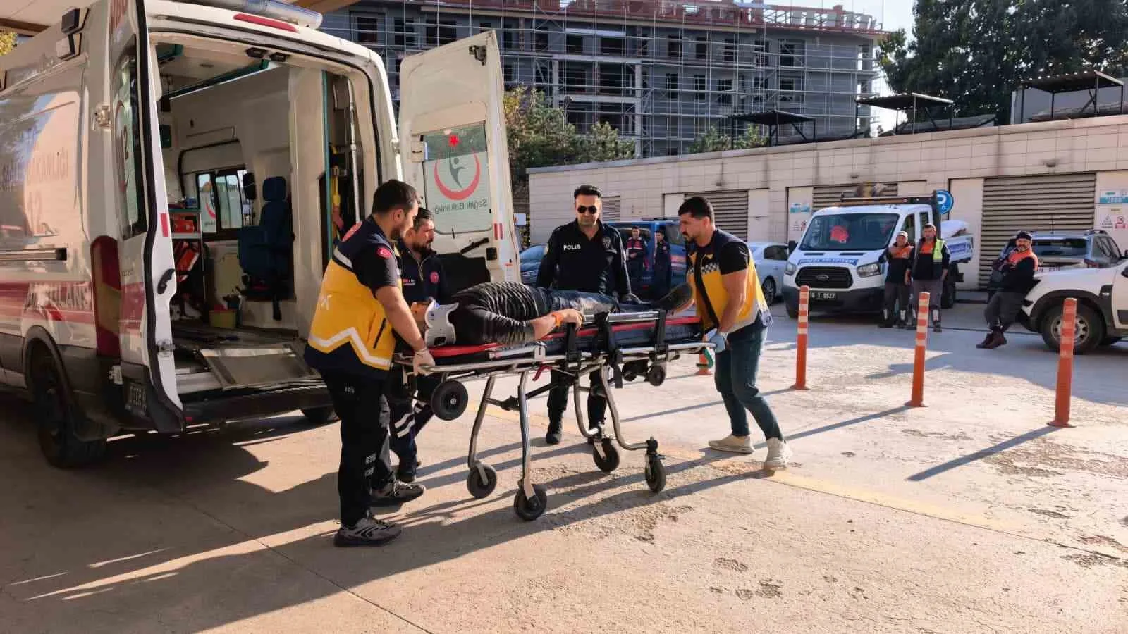 Ampul değiştirmek isterken hastanelik oldu