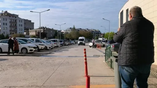 Ampul değiştirmek isterken hastanelik oldu