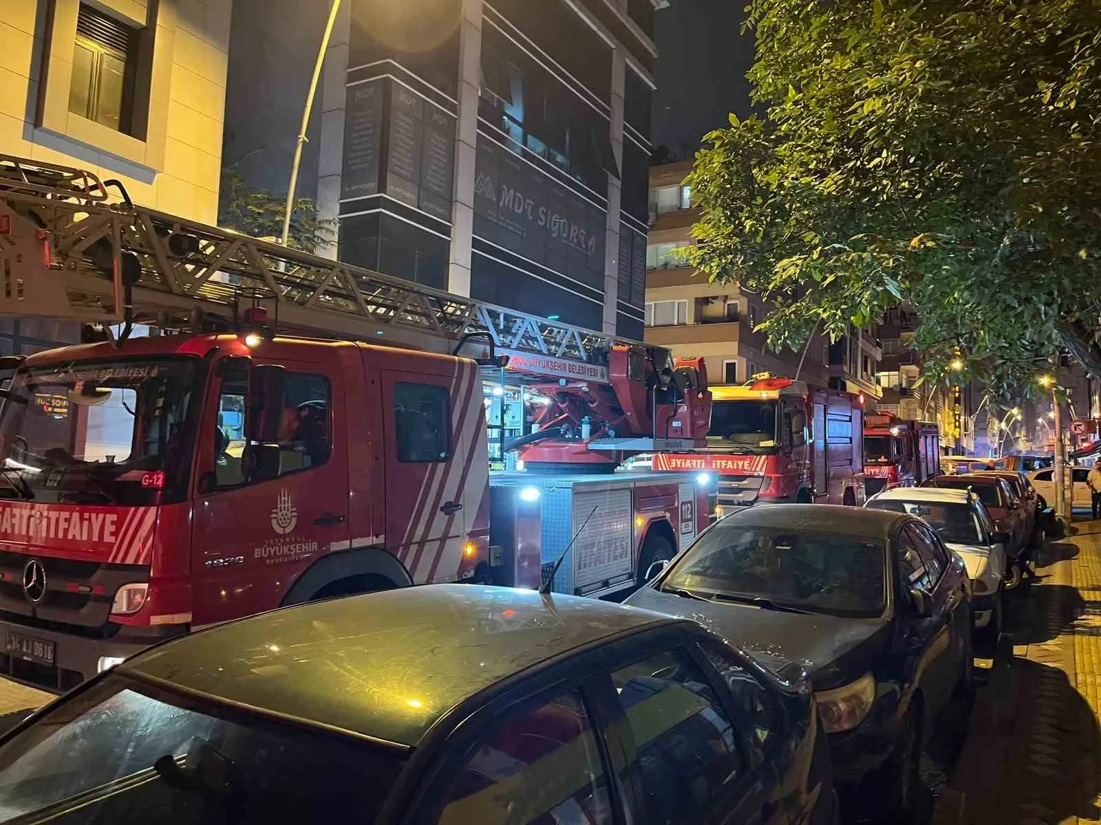Bahçelievler’de 6 katlı apart otelde yangın