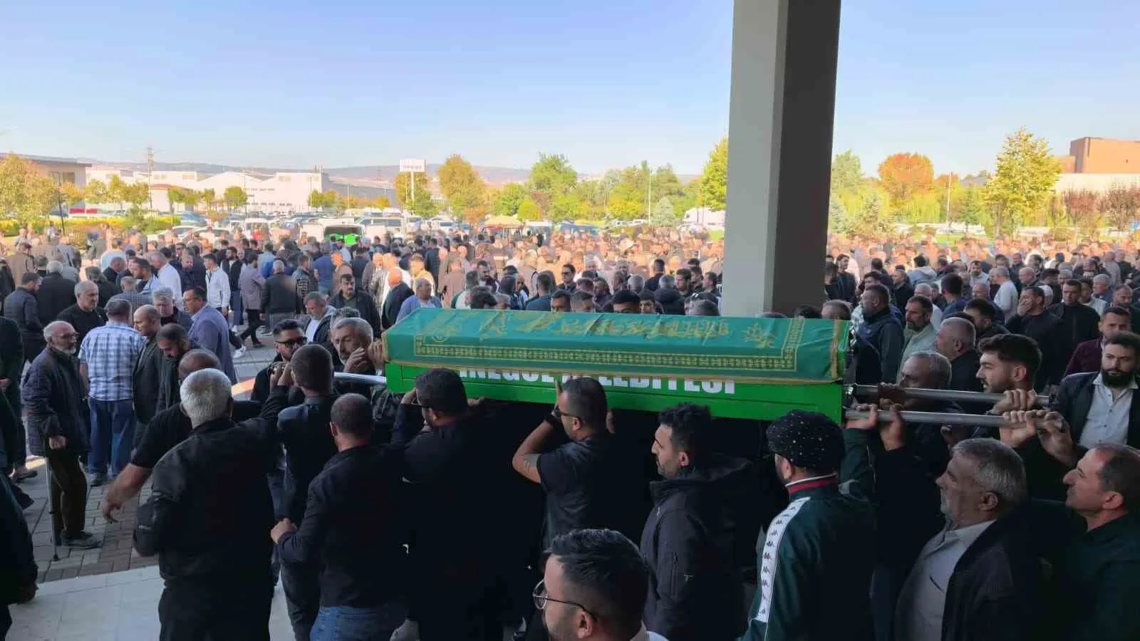 Bursa’da iş kazası sonrası hayatını kaybeden iş yeri sahibi son yolculuğuna uğurlandı