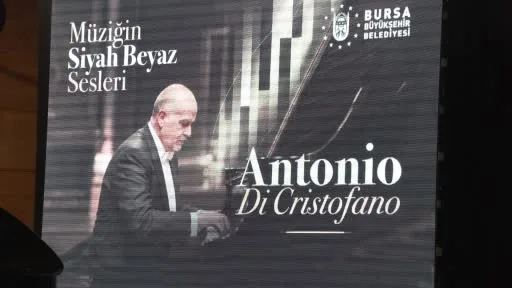 Ünlü piyanist Bursa’da müzikseverlerle buluştu