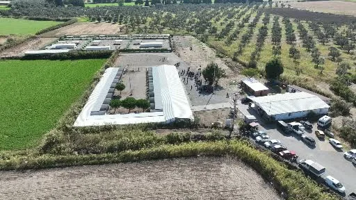 Edremit’te öğrenciler fidanları toprakla buluşturdu