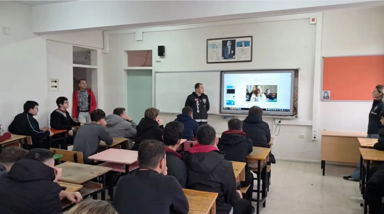 Babaeski’de öğrencilere siber zorbalık ve güvenli internet eğitimi