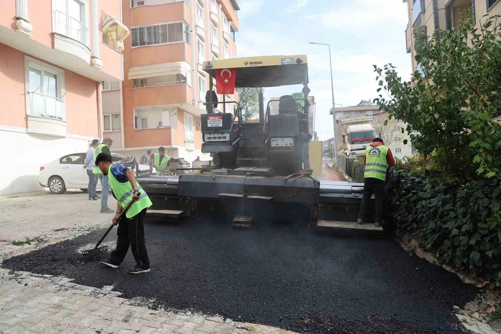 Gebze’de yol bakım ve onarım çalışmaları sürüyor