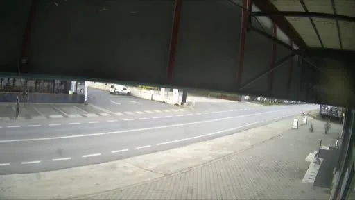 Motosiklet ile otomobil çarpıştı