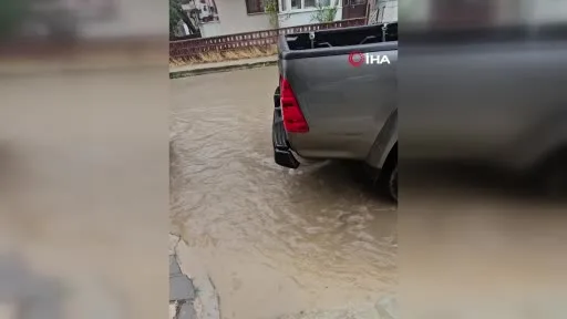 Çanakkale’de sağanak hayatı olumsuz etkiledi