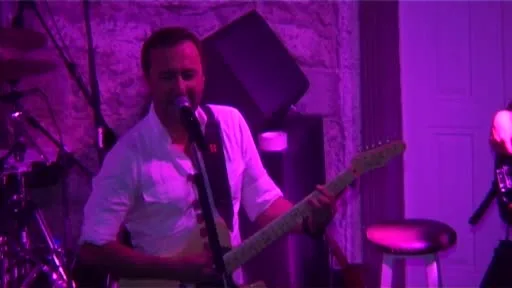 Şarkıcı Nev hayatını kaybetti
