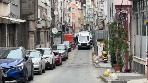 Şişli’de çatıya çıkan genç kadın apartman boşluğuna düşerek hayatını kaybetti