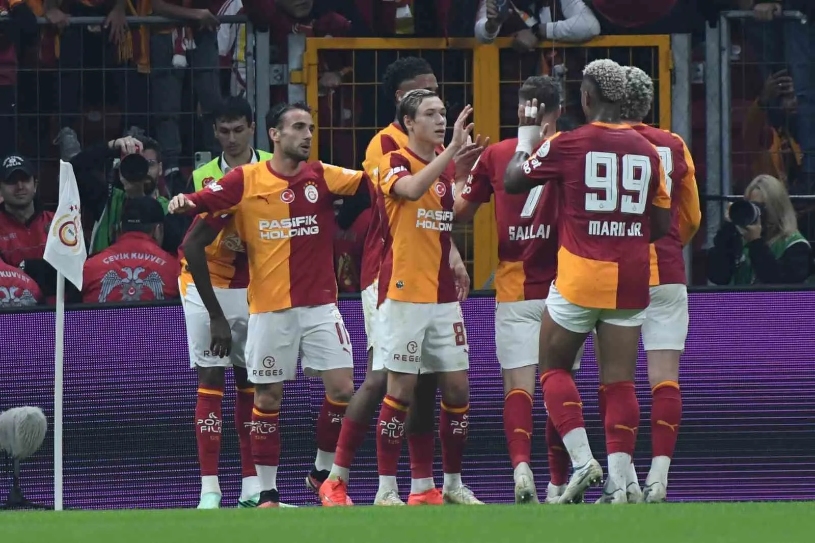 Galatasaray, Fenerbahçe’ye karşı RAMS Park’ta 7. galibiyetini elde etti