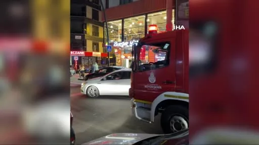 Küçükçekmece’de otomobil minibüse çarptı: 2 yaralı