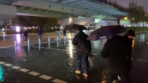 İstanbul’da sabahın erken saatlerinde sağanak yağış etkisini gösterdi