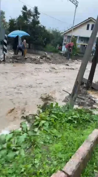 Karacabey’de dere taştı, ekipler bölgede çalışma başlattı
