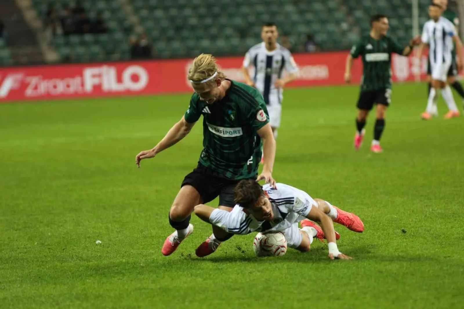 Ziraat Türkiye Kupası: Kocaelispor: 3 - Mazıdağı Fosfatspor: 0
