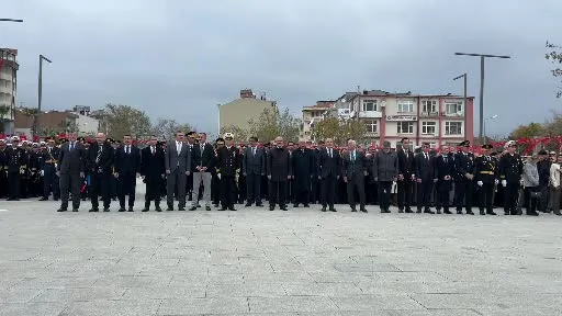 Çanakkale’de Cumhuriyet Bayramı coşkusu çelenk töreniyle başladı