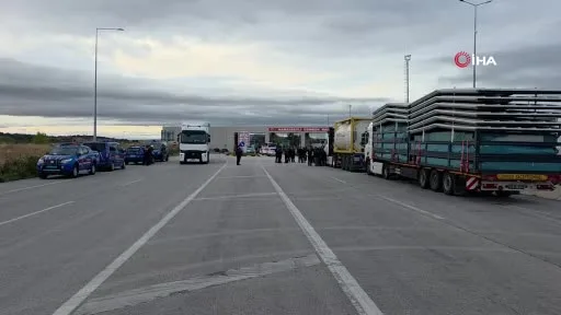 Kapıkule ve Hamzabeyli’de tır şoförleri yaşadıkları mağduriyeti anlattı: "Biz turist değiliz"