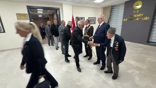 Cumhuriyet Bayramında, Kore Gazisi’ne gösterilen saygı tebrikat törenine damga vurdu