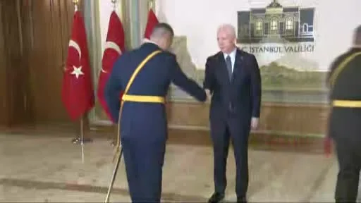 İstanbul Valisi Gül, Cumhuriyet Bayramı dolayısıyla tebrikleri kabul etti