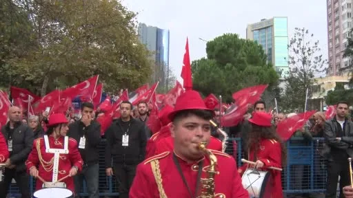 Ataşehir’de 29 Ekim coşkuyla kutlandı: "Ülkemizi Cumhuriyet’e yakışır şekilde ileri taşımaya devam edeceğiz"