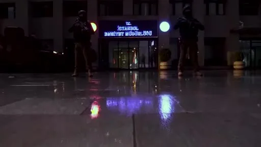 Fetullahçı Terör Örgütü/Paralel Devlet Yapılanmasına (FETÖ/PDY) yönelik İstanbul merkezli 3 ilde gerçekleştirilen operasyonda 10 şüpheli yakalanırken, şüphelilerin evlerinde toplam 12 milyon 852 bin TL değerinde para ve altın ele geçirildi