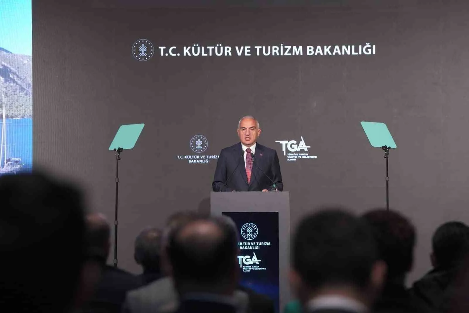 Bakan Ersoy: "Ocak-Eylül döneminde turizm geliri 51 milyar 278 milyon dolara ulaştı"