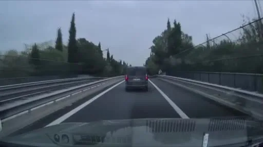 Trafiği birbirine katan uyuşturucu kuryesi film gibi kovalamaca ile yakalandı