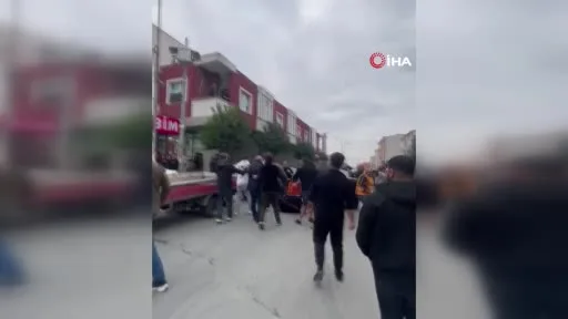 Avcılar’da tekmeli yumruklu kavga kamerada