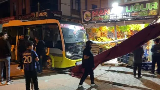 Bursa’da freni boşalan minibüs dehşet saçtı